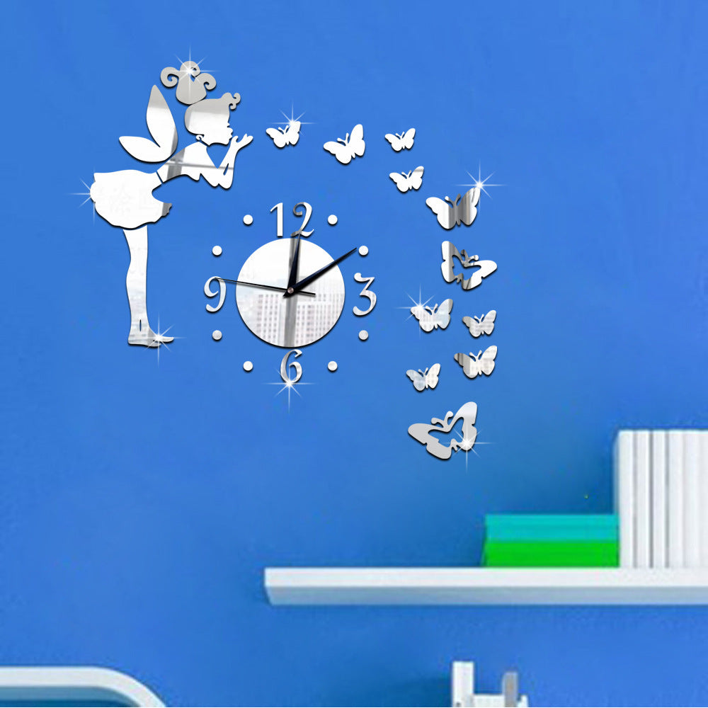 Orologio da parete Donna con farfalle dorata