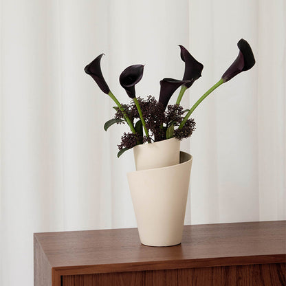 Vaso in resina minimalista