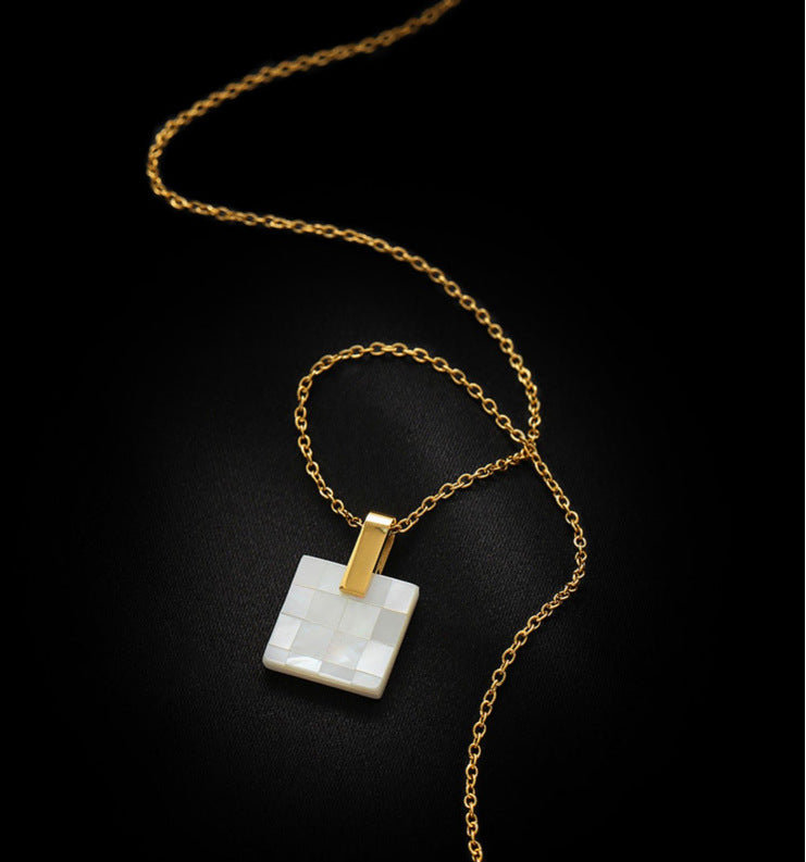 Collana conchiglia quadrata