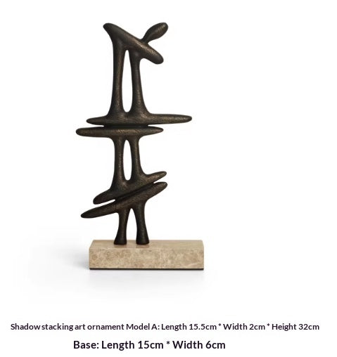 Scultura astratta in marmo