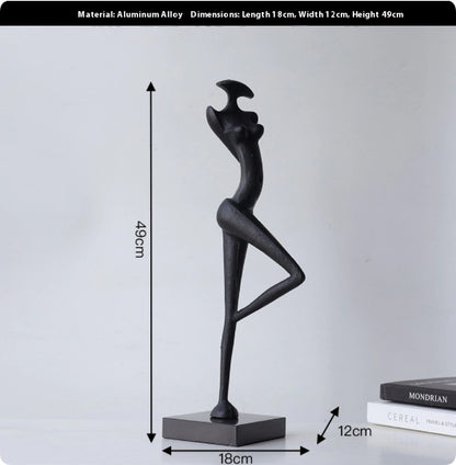 Scultura figura nera astratta lucida