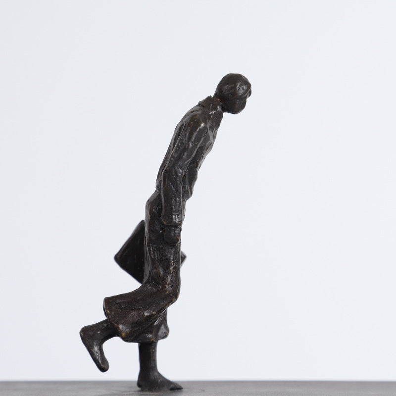 Figura nera ascendente su telaio