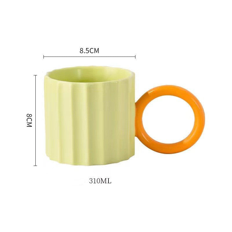 Tazza con orecchie grandi