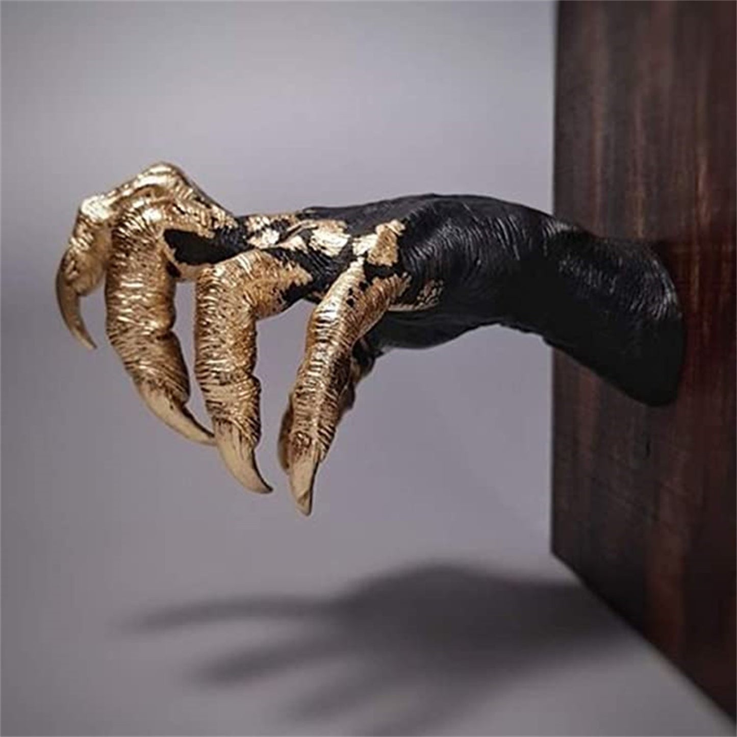 Ornamento mano strega