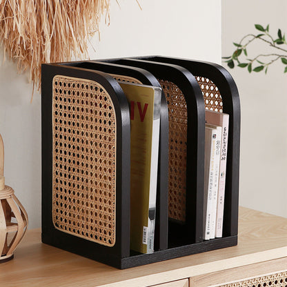 Libreria in legno e rattan