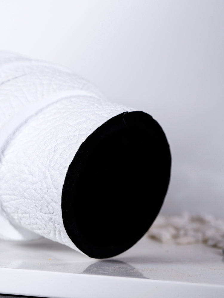 Vaso bianco irregolare