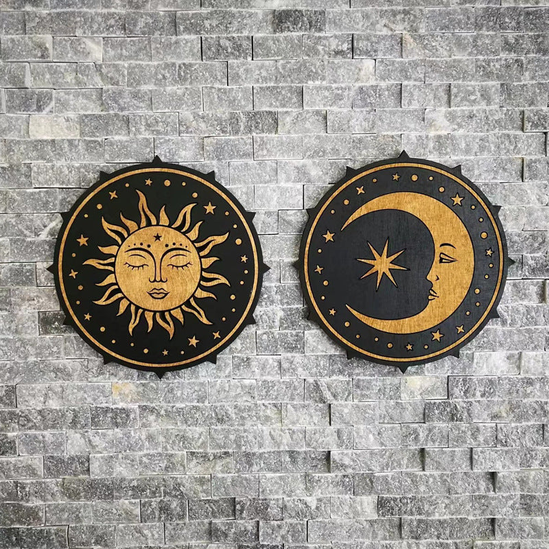 Appeso Sole e Luna