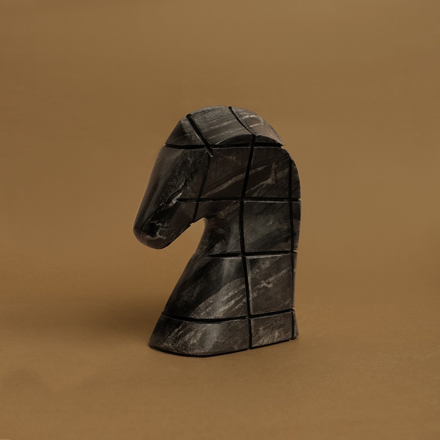 Testa di cavallo in marmo nero