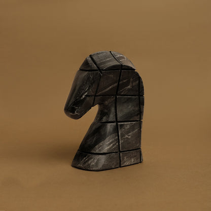 Testa di cavallo in marmo nero