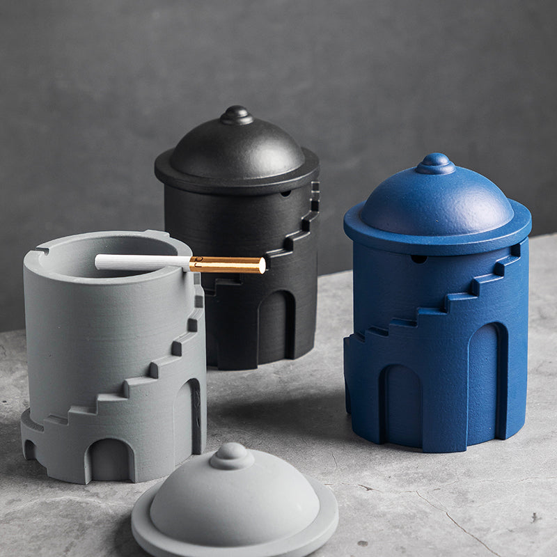 Posacenere nordico con coperchio