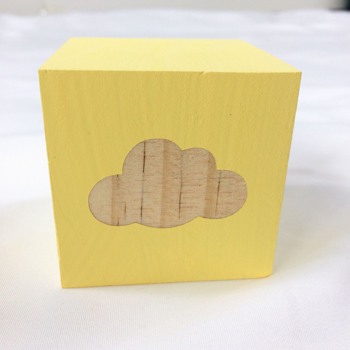 Cubo legno nuvola