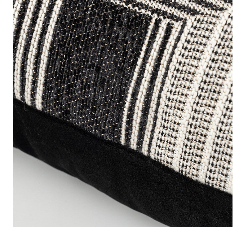 Cuscino grigio-nero astratto