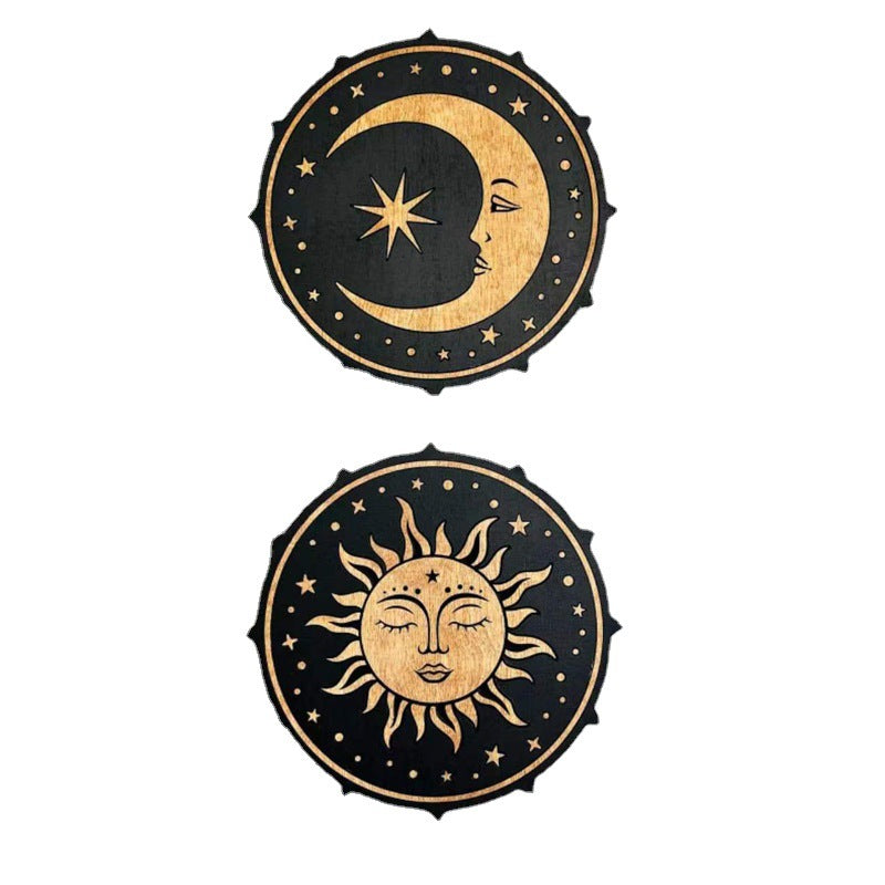 Appeso Sole e Luna