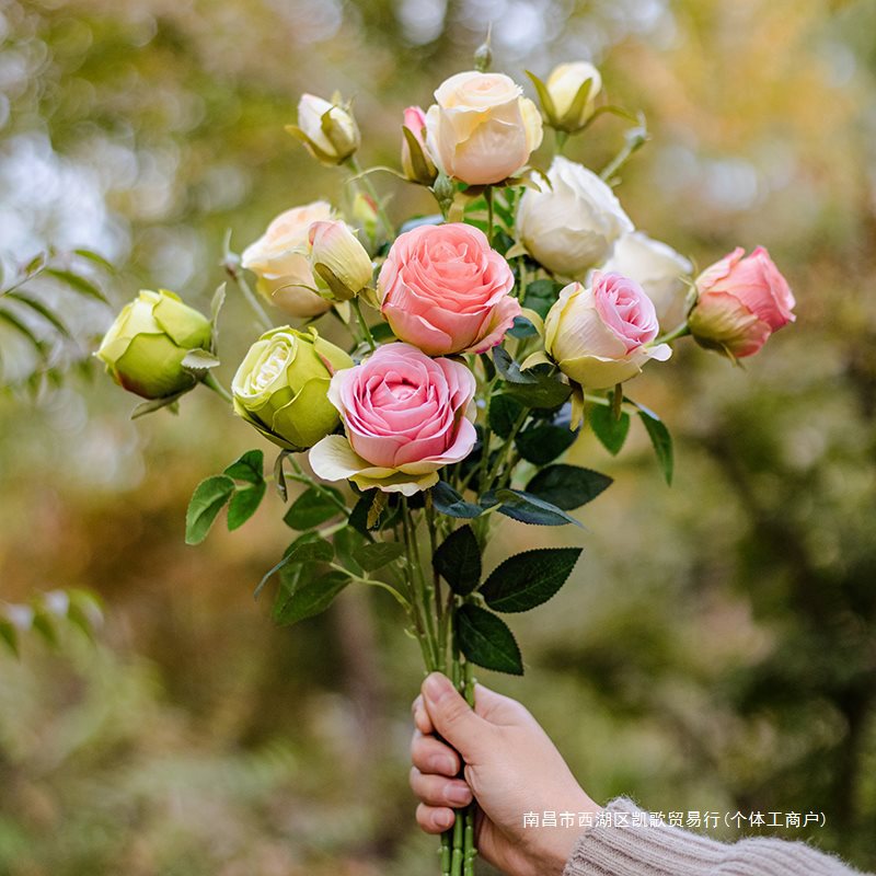 Decorazione fiori rosa retrò