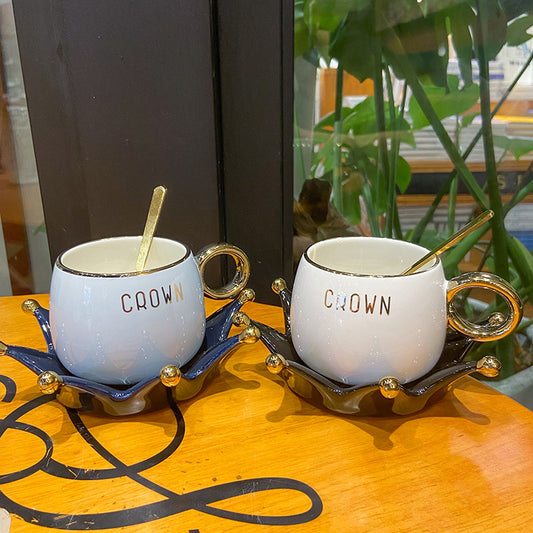 Tazza e piattino nordico