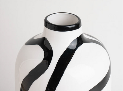 Vaso linee astratte