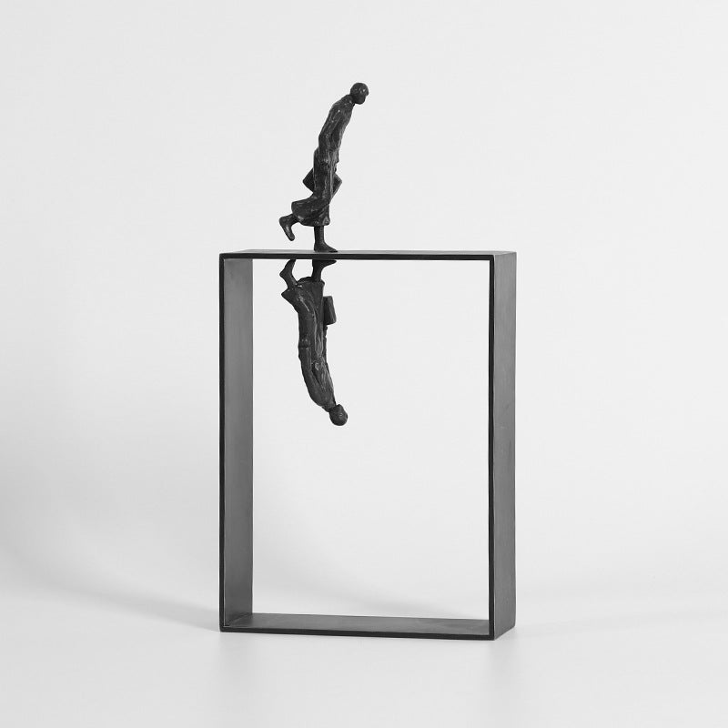 Figura nera ascendente su telaio
