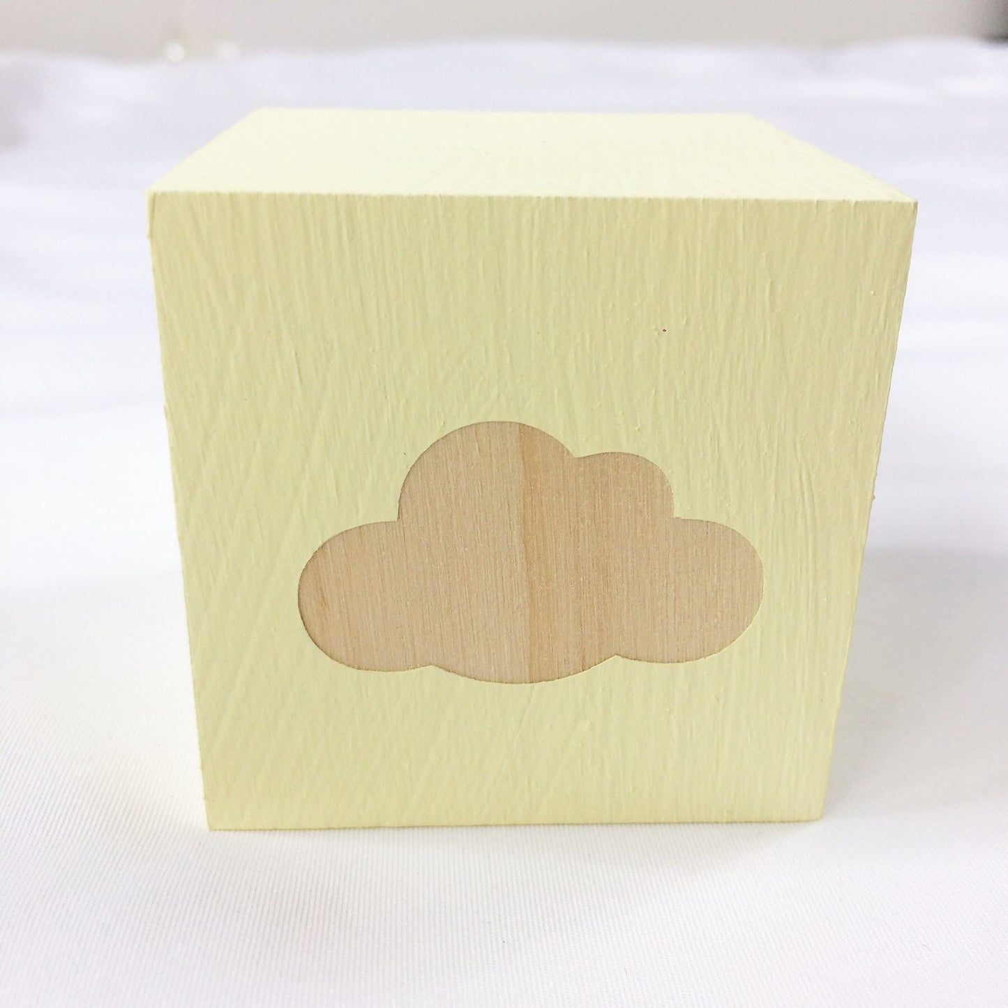 Cubo legno nuvola