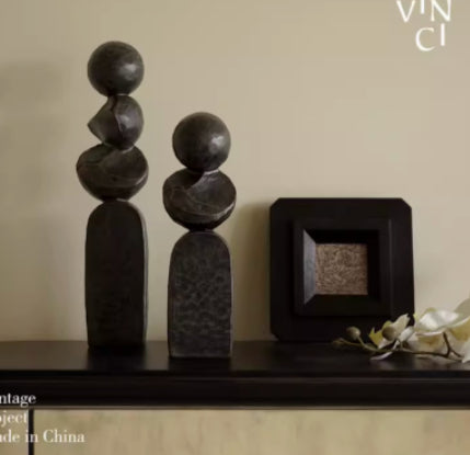 Scultura astratta nera