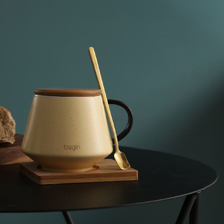 Tazza ceramica Nordica con coperchio