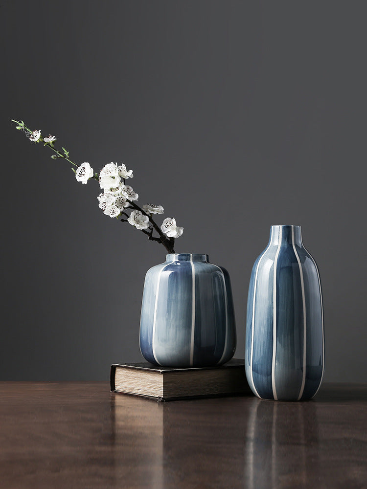 Vaso di ceramica moderno