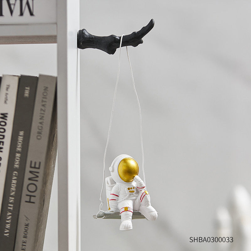 Statua astronauta moderna