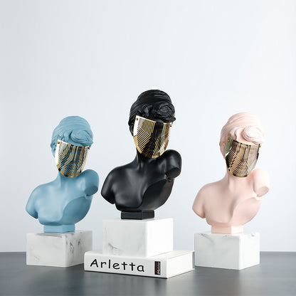 Scultura astratta ragazza