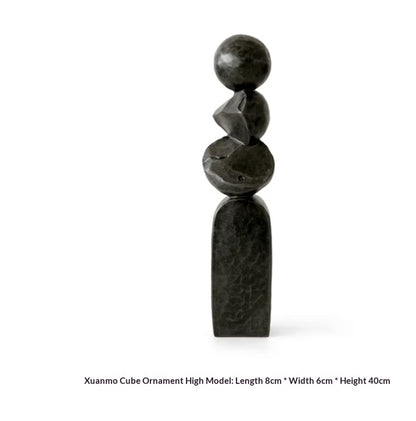 Scultura astratta nera