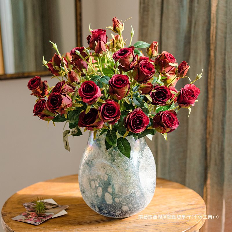 Decorazione fiori rosa retrò