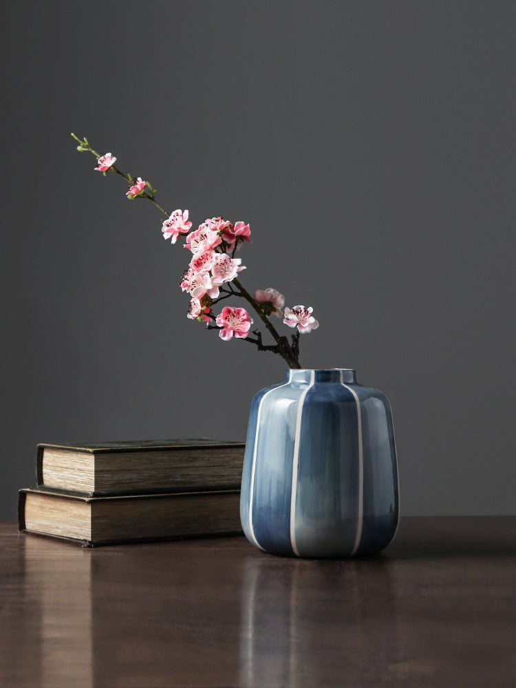 Vaso di ceramica moderno