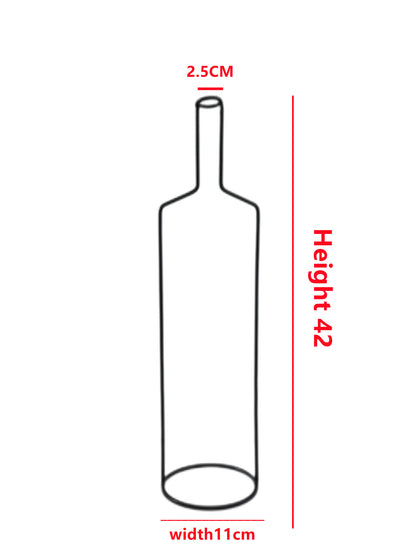 Vaso di ferro con linee