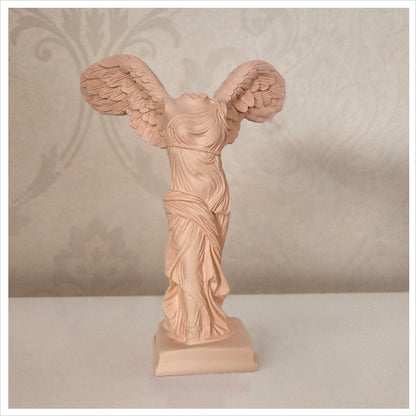 Statuetta della Vittoria in stile nordico