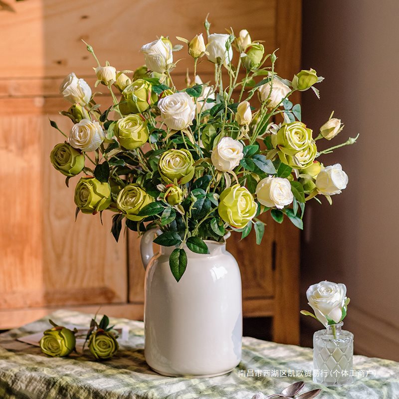 Decorazione fiori rosa retrò