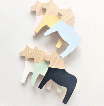 Ornamento cavallo legno