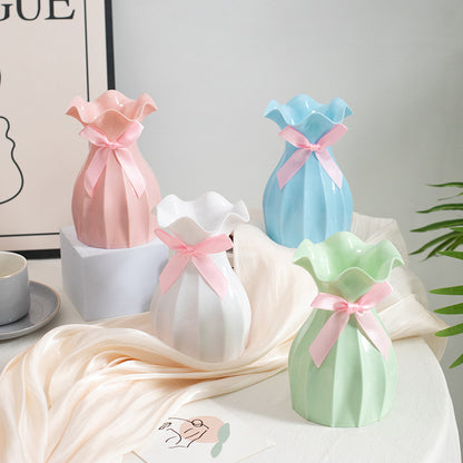 Vaso con fiori secchi