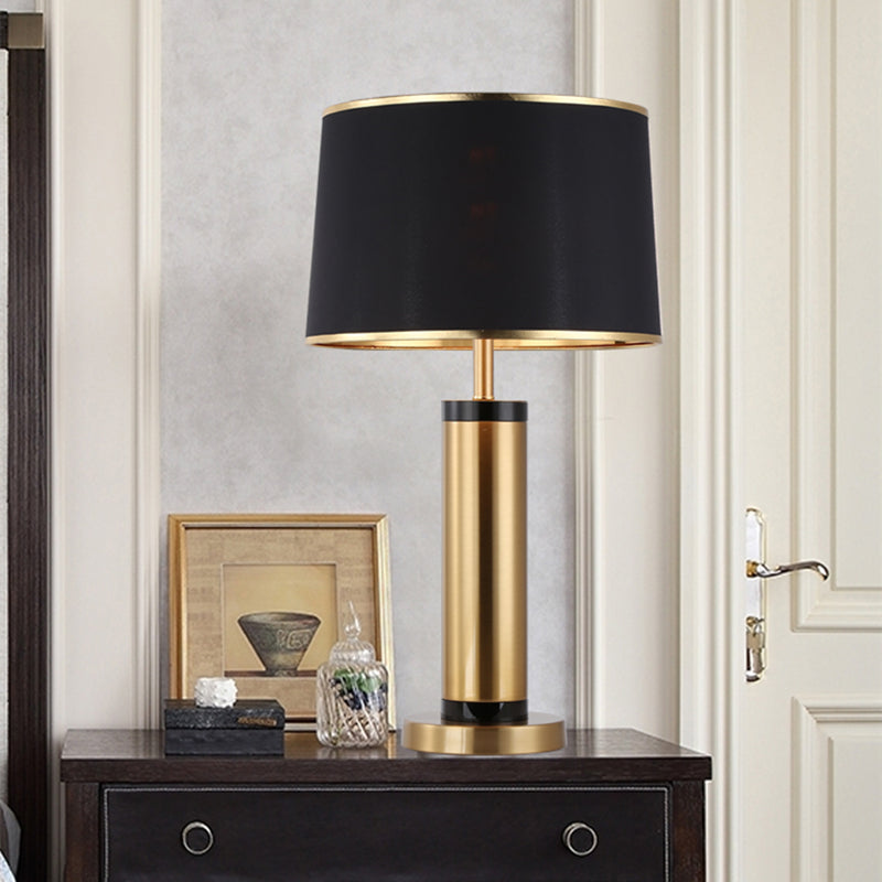 Lampada comodino nordica