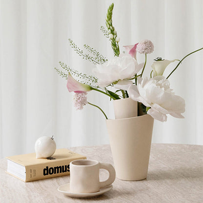 Vaso in resina minimalista