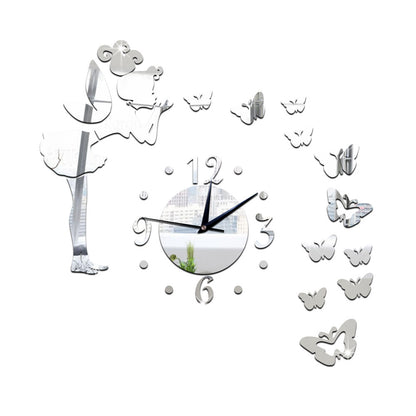 Orologio da parete Donna con farfalle dorata