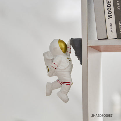 Statua astronauta moderna