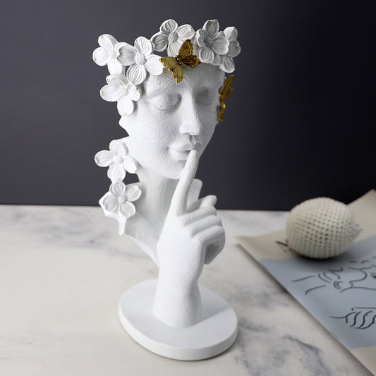 Scultura astratta moderna