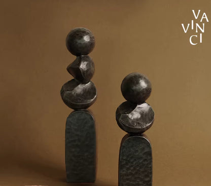 Scultura astratta nera